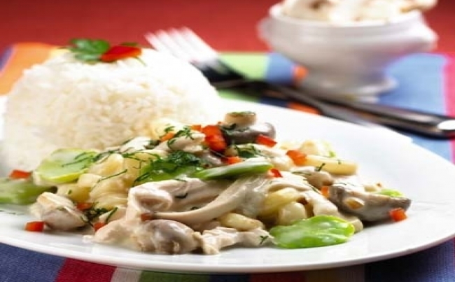 Pollo y champiñones con arroz